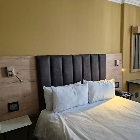 Manhattan Hotel Pretoria-Noord Kültér fotó