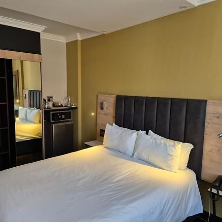 Manhattan Hotel Pretoria-Noord Kültér fotó