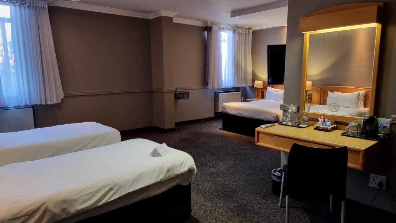 Manhattan Hotel Pretoria-Noord Kültér fotó