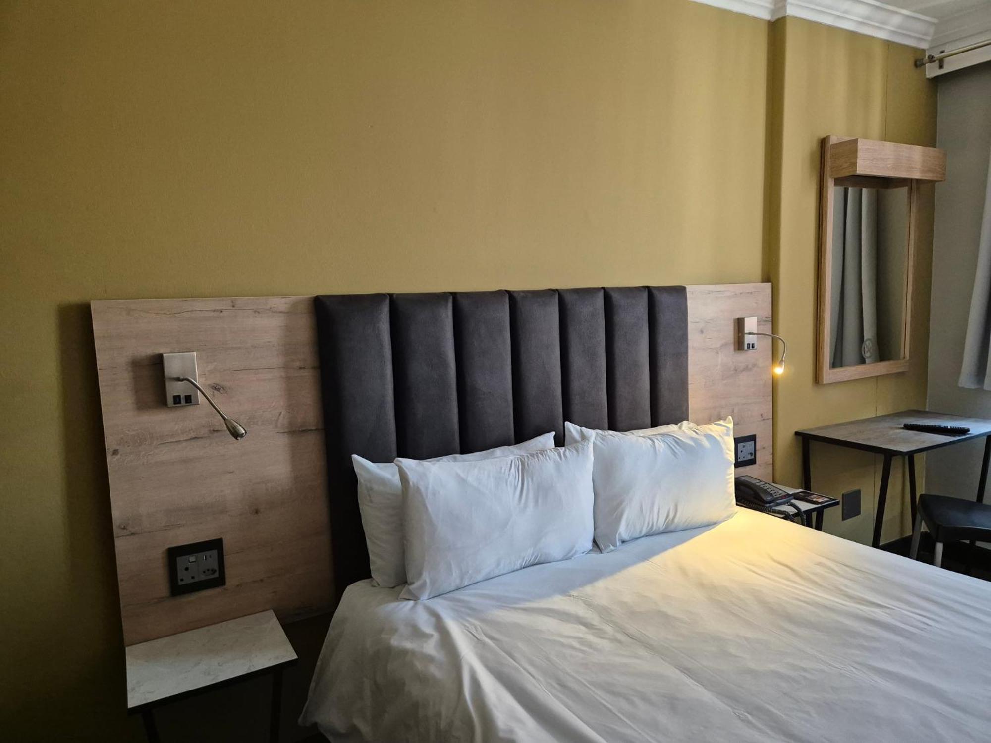 Manhattan Hotel Pretoria-Noord Kültér fotó
